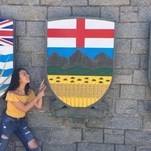 Meet your Posher, Leona